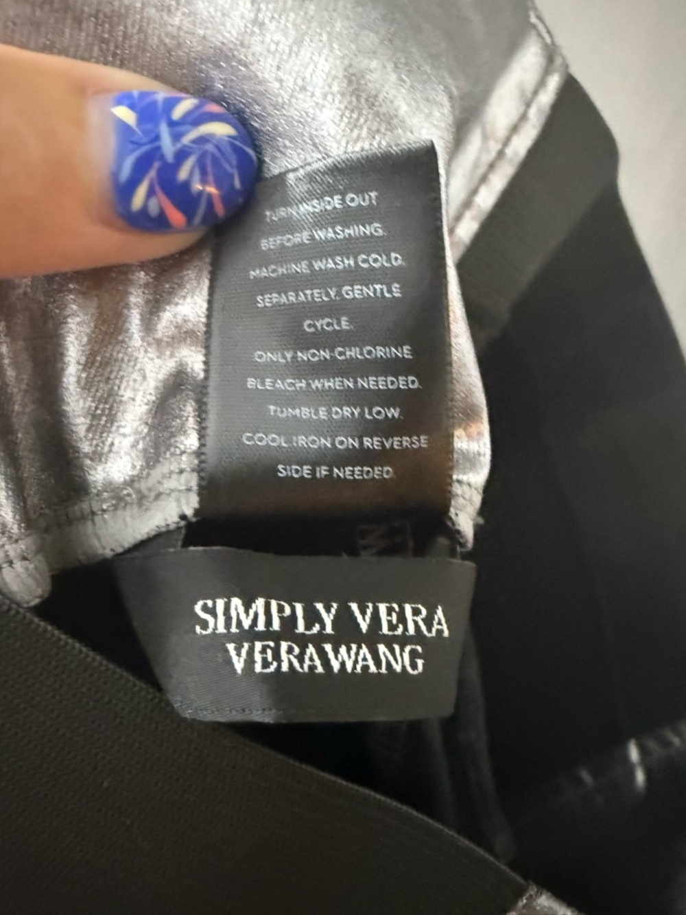 Simply Vera Vera Wang Silver Leggings with Black Waistband - Picture 4 of 5